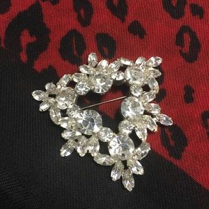 Large Vintage Rhinestone Brooch.